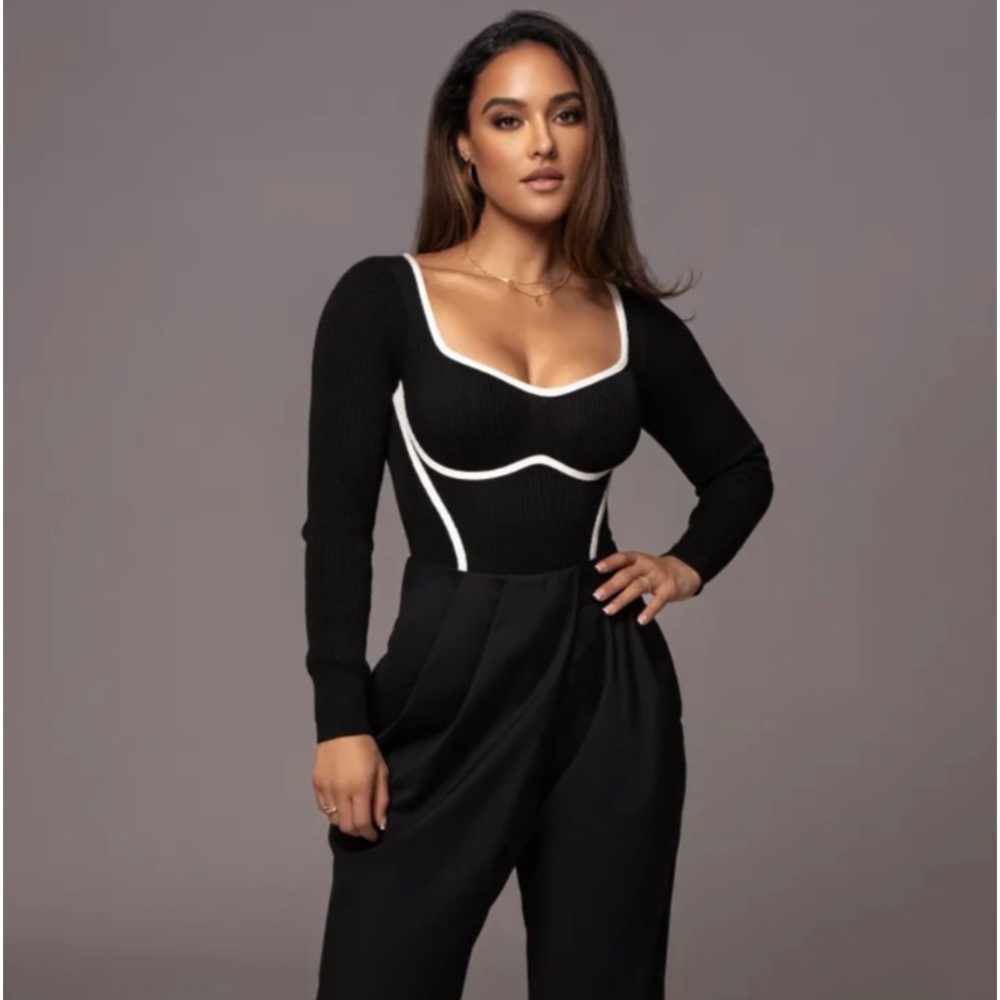 JLUXLABEL Black and White Ribbed Top